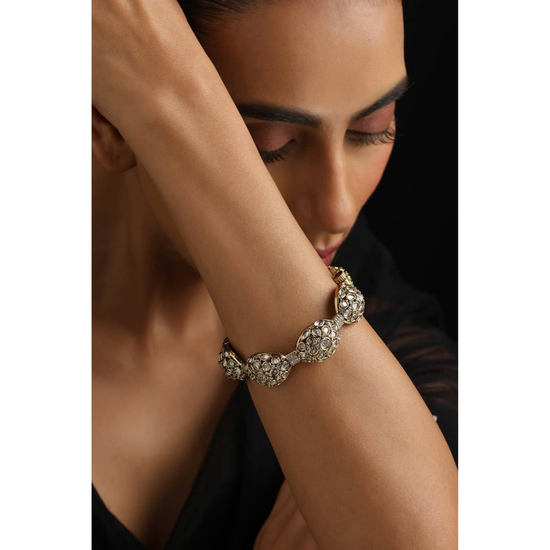 SWABHIMANN White Polki Pacheli Kada