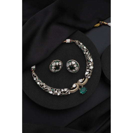 SWABHIMANN Emerald Hasli Necklace with Earrings - Green