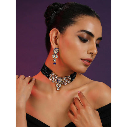 SWABHIMANN White Gold Plated Kundan Choker with Earnings