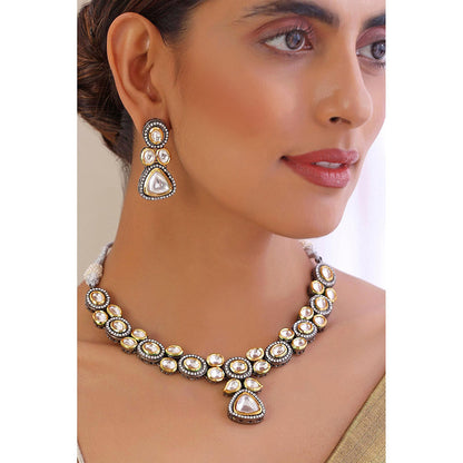 SWABHIMANN White Two Tone Gold Plated Kundan Choker with Earnings'