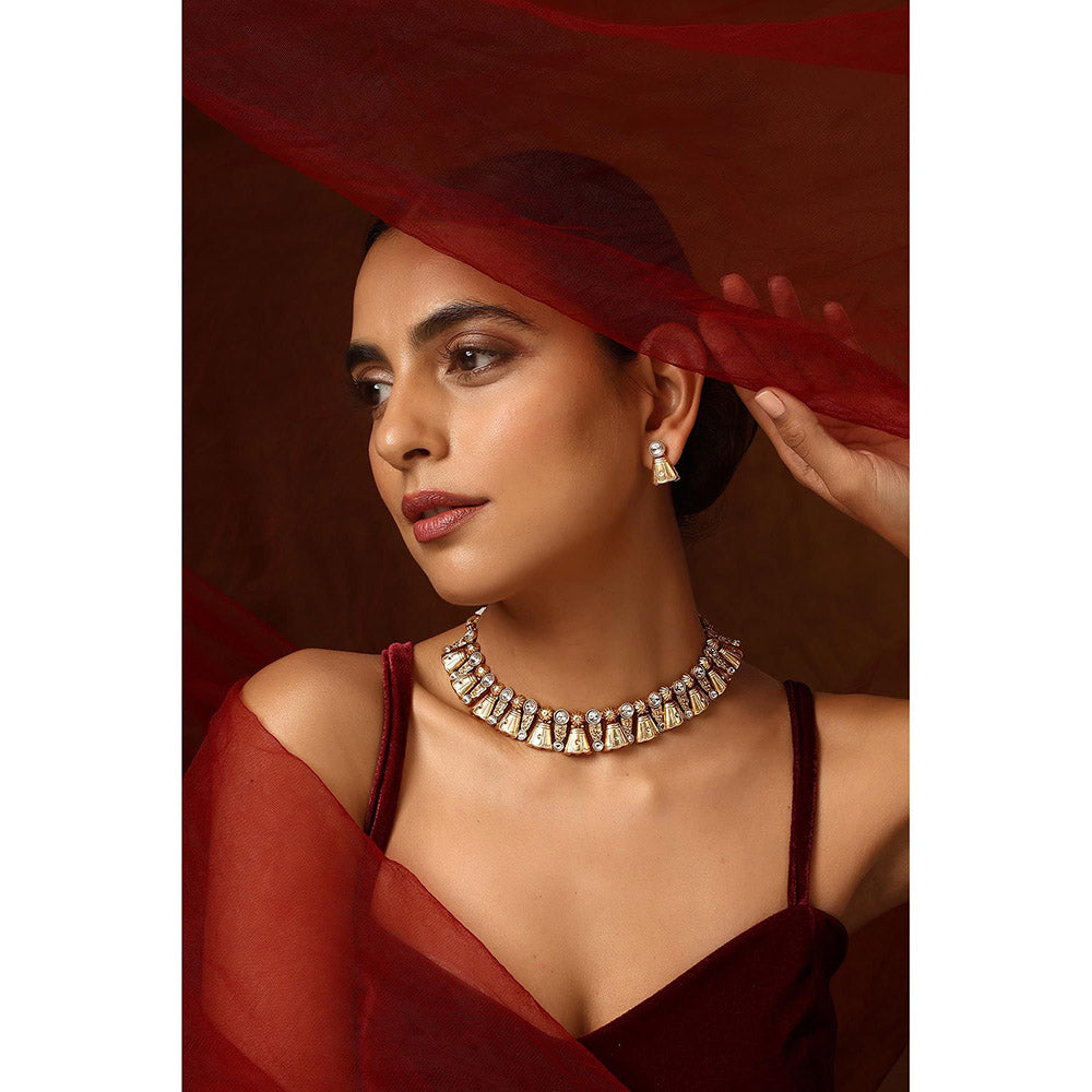 SWABHIMANN White Gold Plated Kundan Choker with Earnings