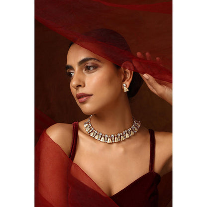 SWABHIMANN White Gold Plated Kundan Choker with Earnings