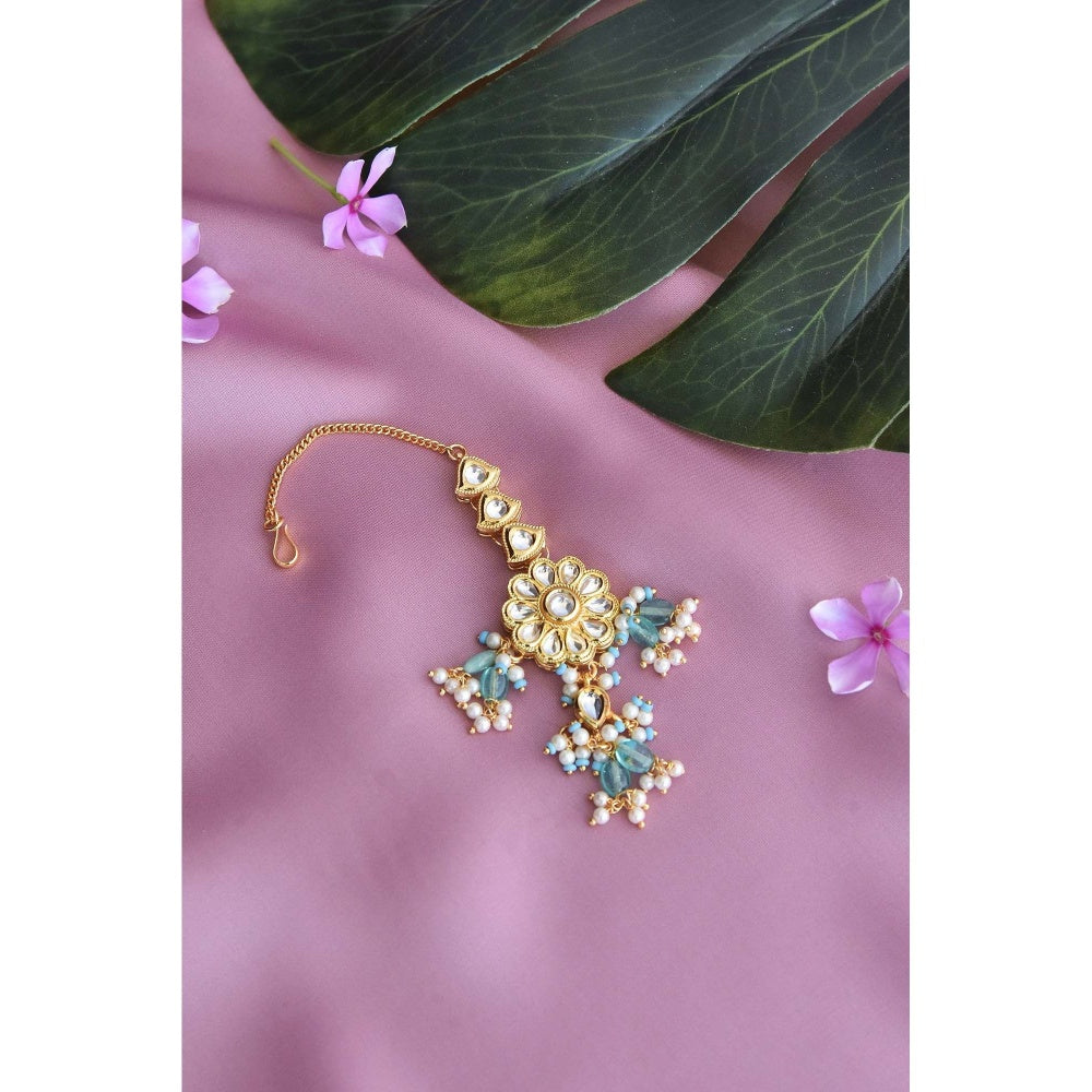 SWABHIMANN Anitraa Green Gold Plated Kundan Maang Tikka