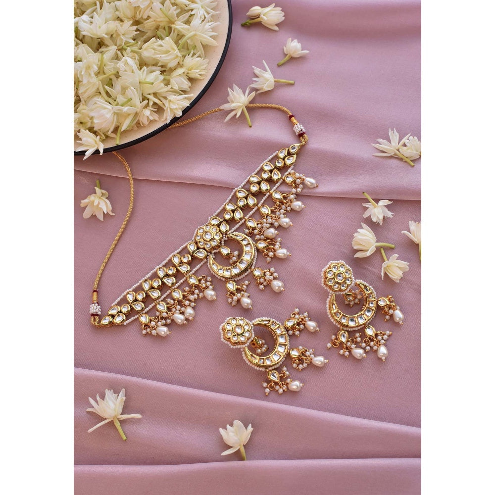 SWABHIMANN Regah Gold Plated Kundan Choker Necklace with Earrings Set