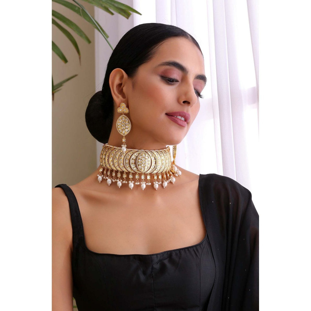 SWABHIMANN Vamika White Gold Plated Kundan Choker Necklace with Earrings Set