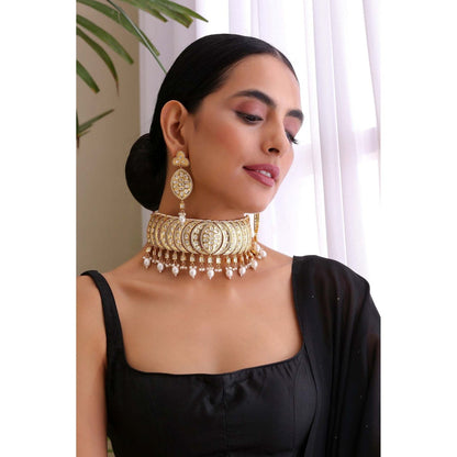 SWABHIMANN Vamika White Gold Plated Kundan Choker Necklace with Earrings Set
