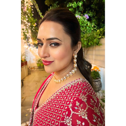 SWABHIMANN Ehshna Gold Kundan Single Line Necklace with Earrings Set