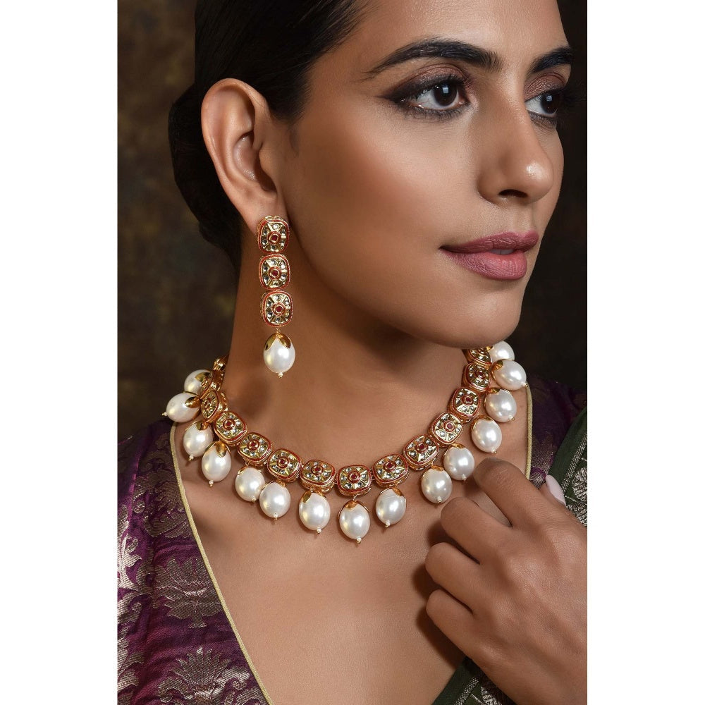 SWABHIMANN Shifira White Gold Plated Pearl Short Necklace Set