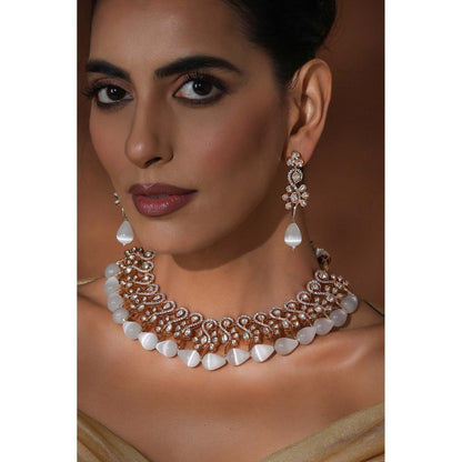 SWABHIMANN Zarna White Polki Necklace Set