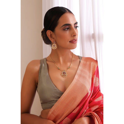 SWABHIMANN Ahrika Red and Green Jadau Kundan Pendant Set
