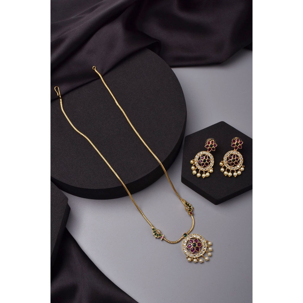 SWABHIMANN Ahrika Red and Green Jadau Kundan Pendant Set