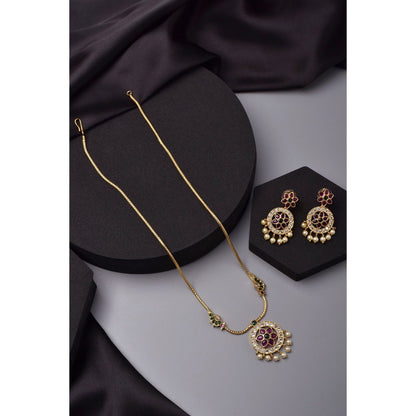 SWABHIMANN Ahrika Red and Green Jadau Kundan Pendant Set