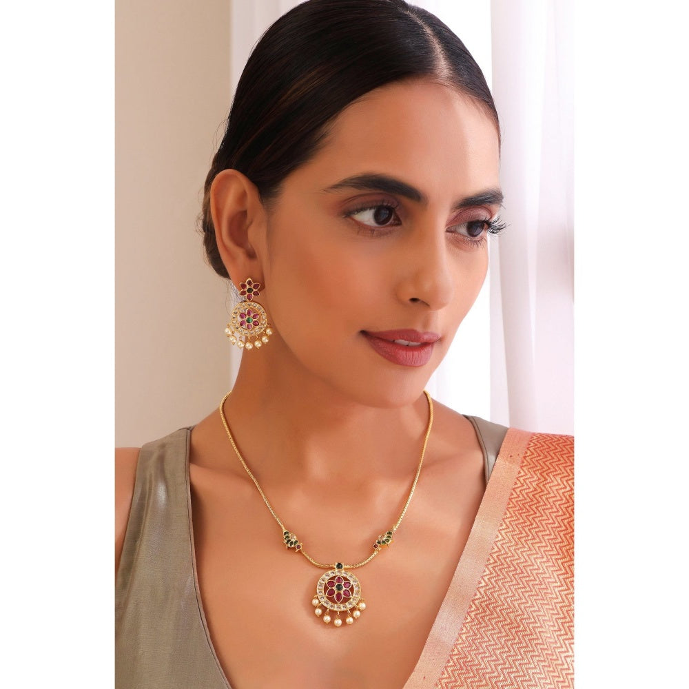 SWABHIMANN Ahrika Red and Green Jadau Kundan Pendant Set