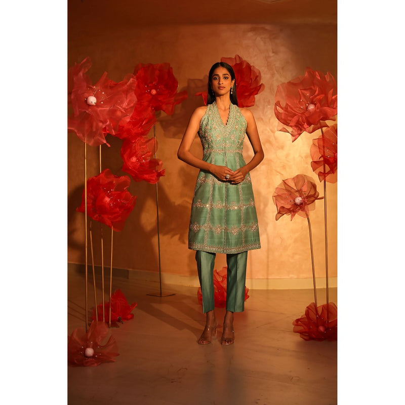 SWATHI VELDANDI Ablaze Agate Green Embroided Kurta with Pant (Set of 2)