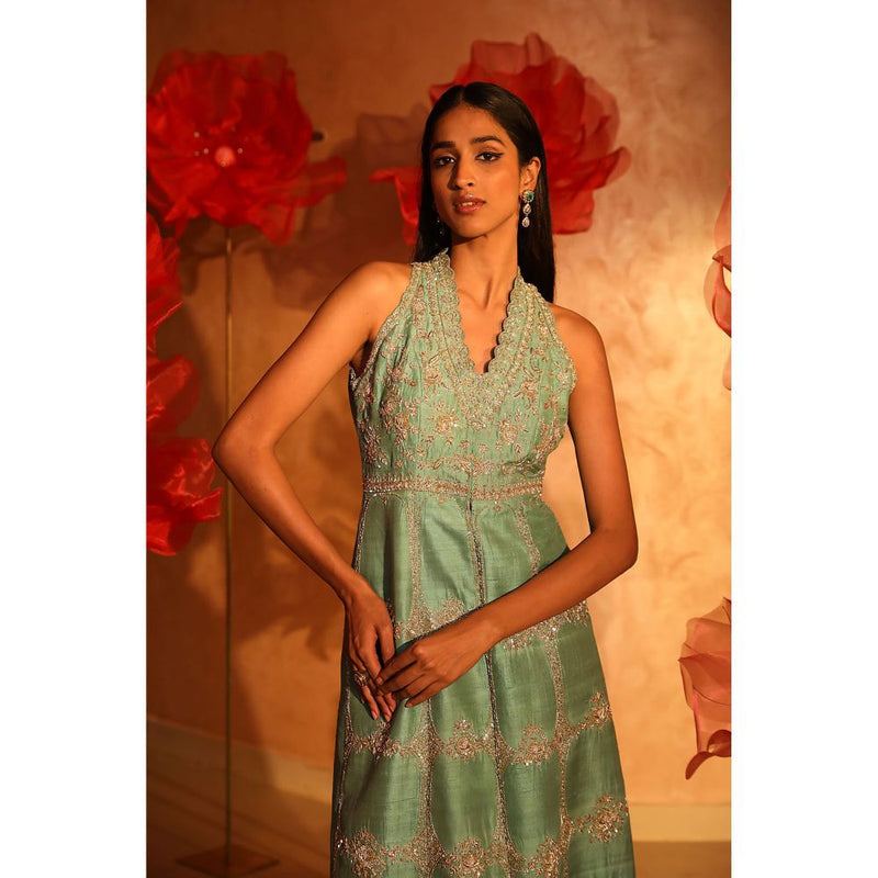 SWATHI VELDANDI Ablaze Agate Green Embroided Kurta with Pant (Set of 2)