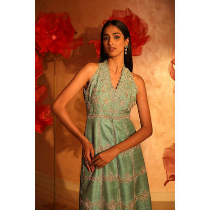 SWATHI VELDANDI Ablaze Agate Green Embroided Kurta with Pant (Set of 2)