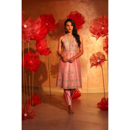 SWATHI VELDANDI Calming Cameo Pink Embroided Kurta with Pant (Set of 2)