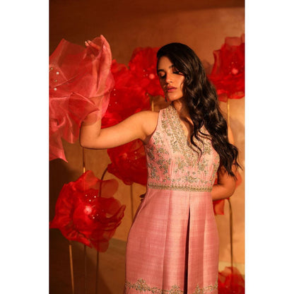 SWATHI VELDANDI Calming Cameo Pink Embroided Kurta with Pant (Set of 2)