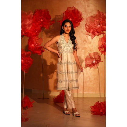 SWATHI VELDANDI Elegant Ivory Embroided Kurta with Pant (Set of 2)