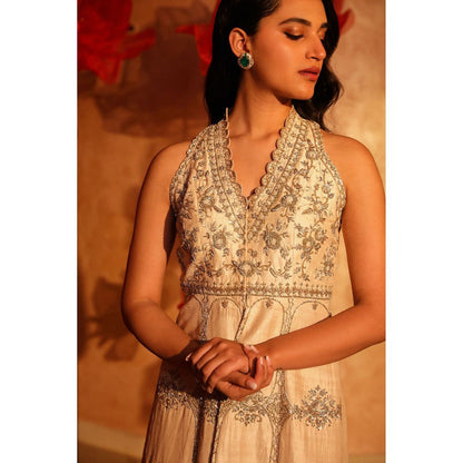 SWATHI VELDANDI Elegant Ivory Embroided Kurta with Pant (Set of 2)