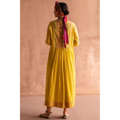 SWATTI KAPOOR Nimbu Yellow Printed Anarkali Kurta