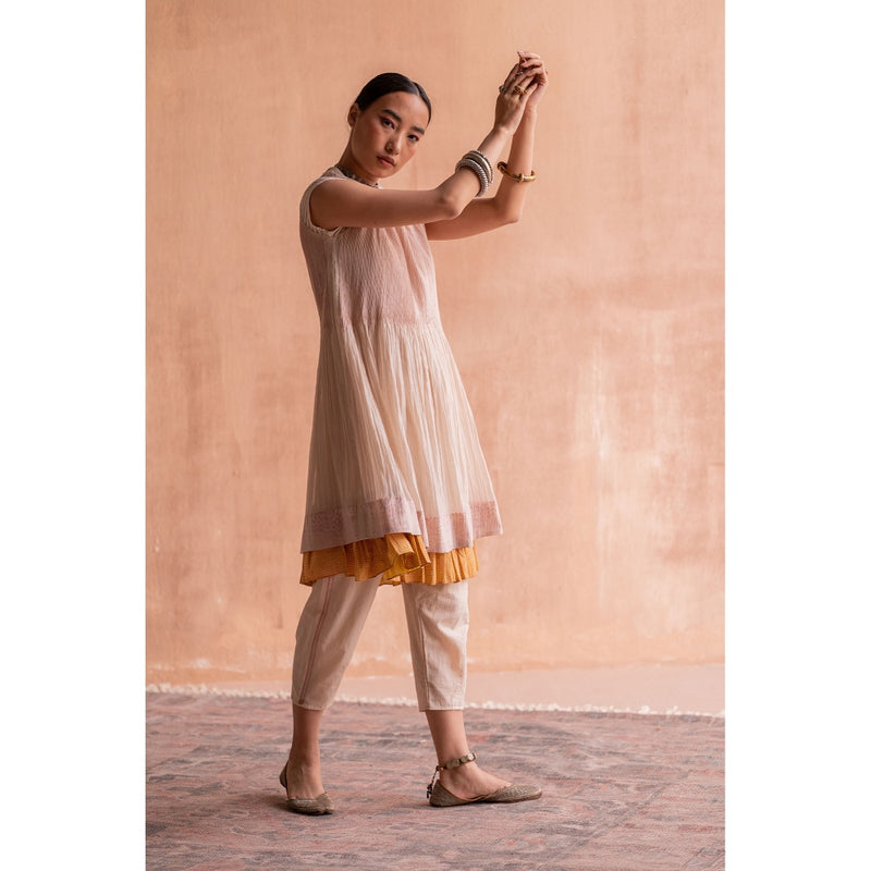 SWATTI KAPOOR Svet Beige Round Neck Kurta