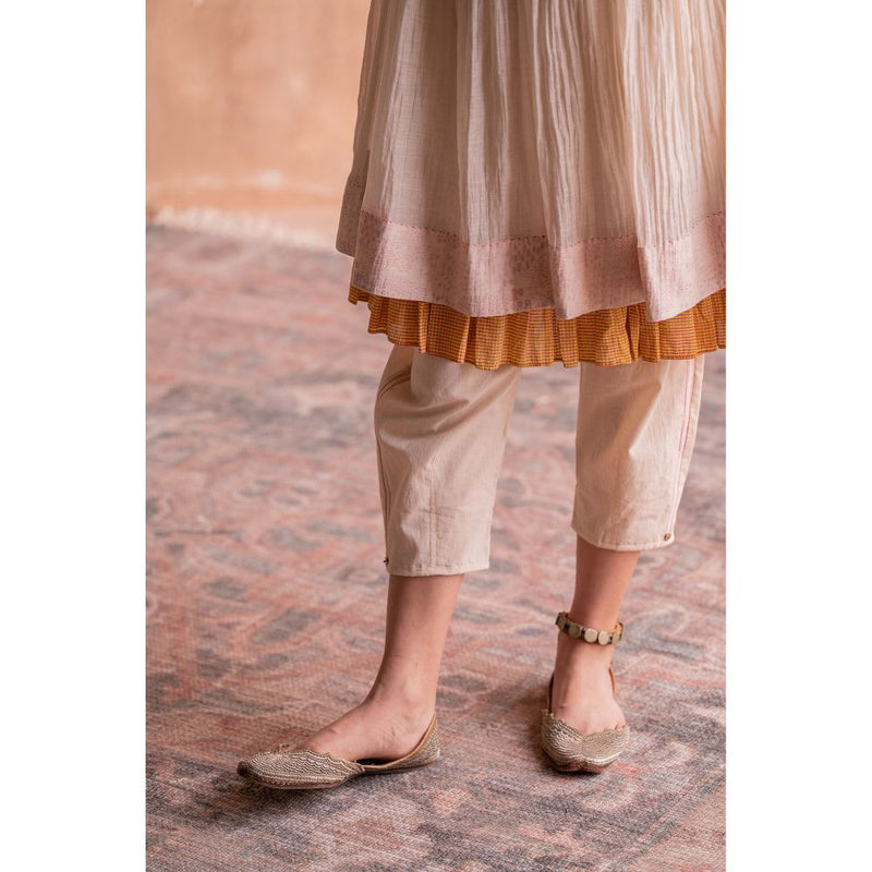 SWATTI KAPOOR Svet Beige Round Neck Kurta