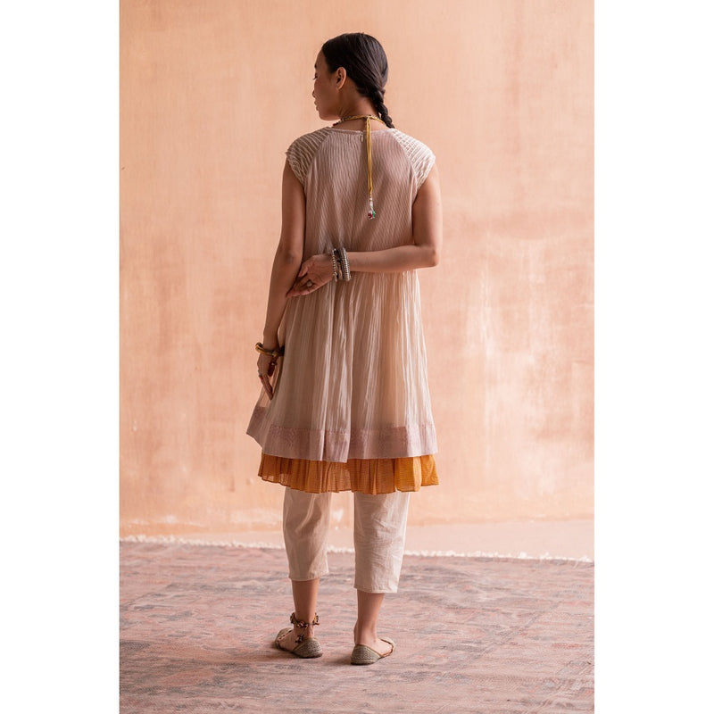 SWATTI KAPOOR Svet Beige Round Neck Kurta