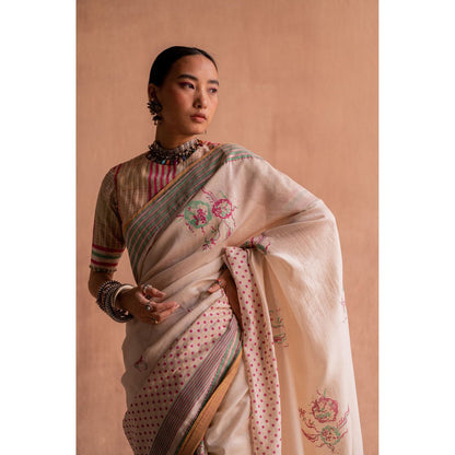 SWATTI KAPOOR Svet Beige Floral Printed Saree with Stitched Blouse