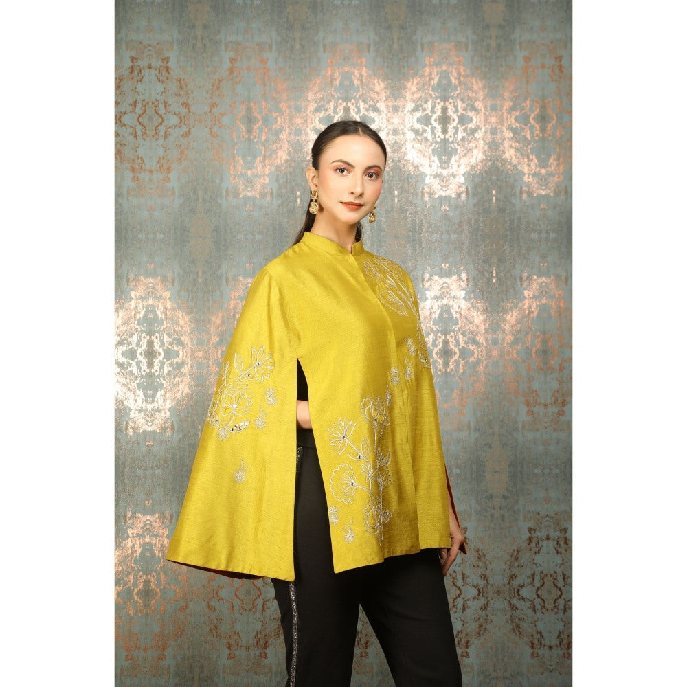 Tanu Malhotra Green Silk Floral Embroidered Cape