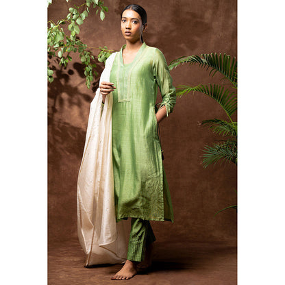 Taraasi Green Daira Embellished Kurt with Slip & Pant & Dupatta (Set of 4)