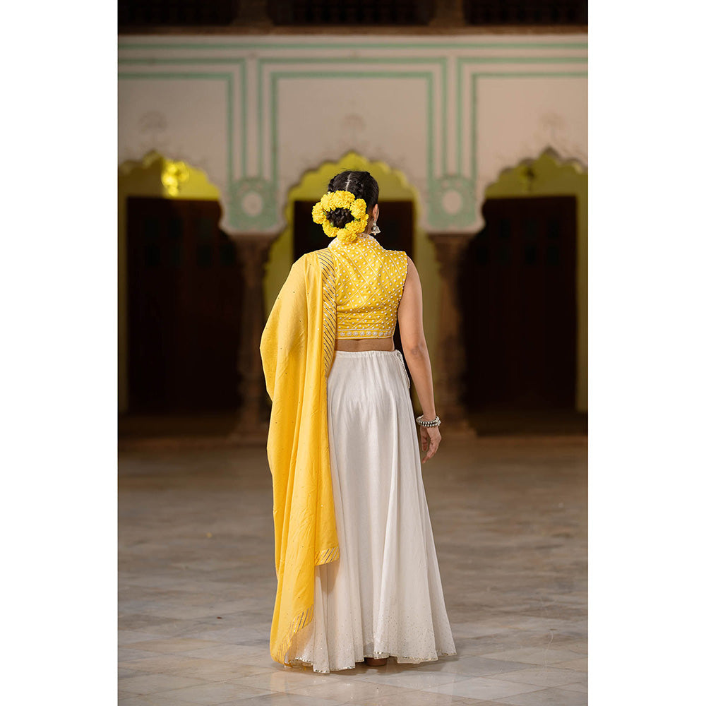 Taraasi Ulfat White Mulmul Cotton Kalidar Blouse with Ghaghra & Dupatta (Set of 3)