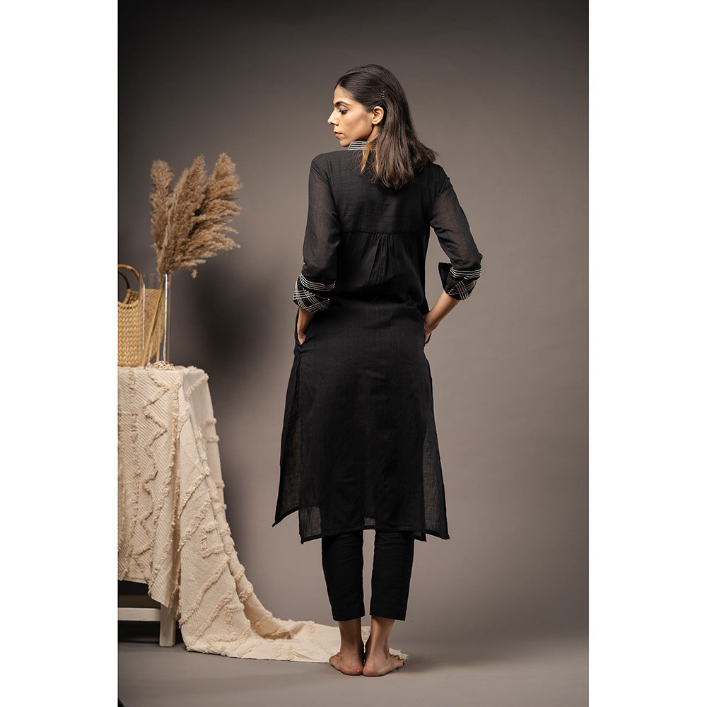 Taraasi The Prism Black Organic Cotton Kurta and Pant (Set of 2)
