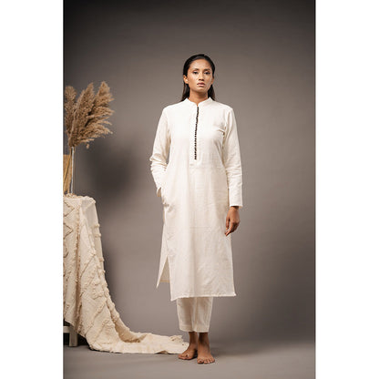 Taraasi Guftgoo Ivory Organic Cotton Kurta and Pant (Set of 2)