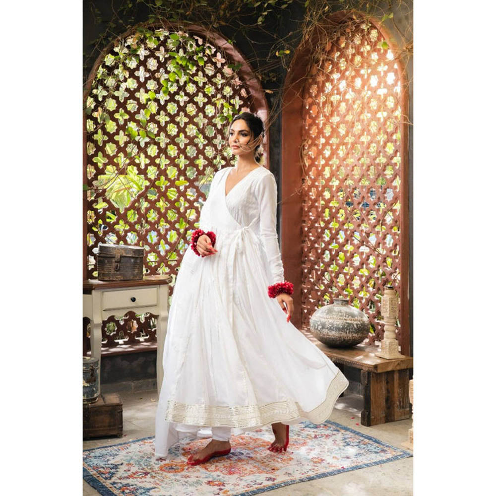 Taraasi Women White Cotton Solid Anarkali with Churidar and Dupatta