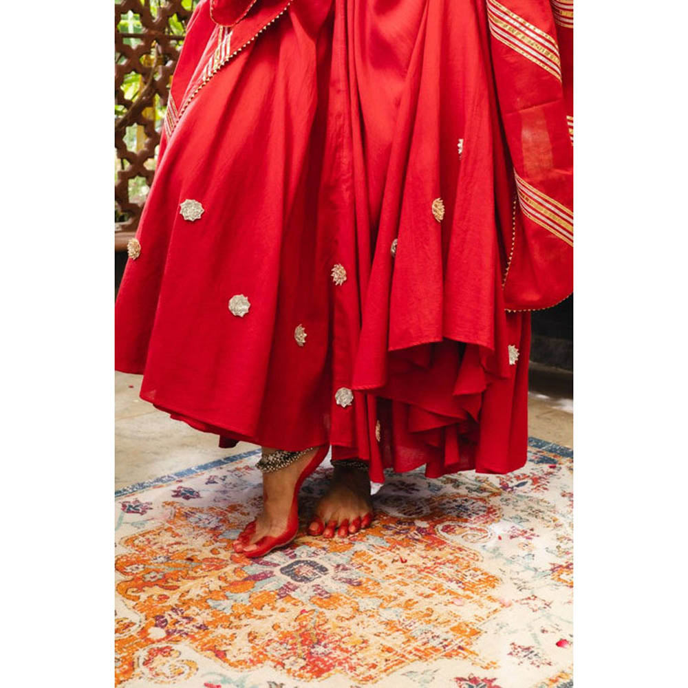 Taraasi Women Maroon Cotton Ombre Anarkali with Churidar and Dupatta