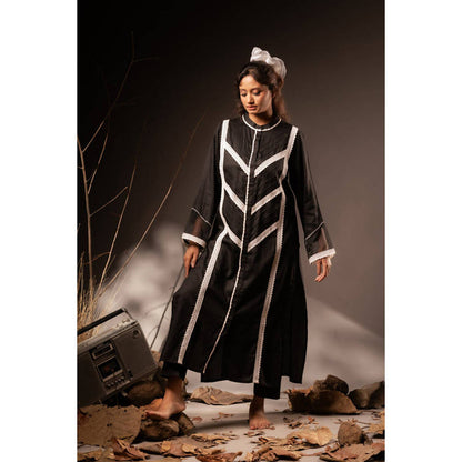 Taraasi Women Black Cotton Silk Embroidered Kurta with Pant