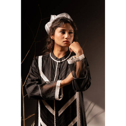 Taraasi Women Black Cotton Silk Embroidered Kurta with Pant