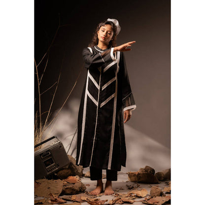 Taraasi Women Black Cotton Silk Embroidered Kurta with Pant