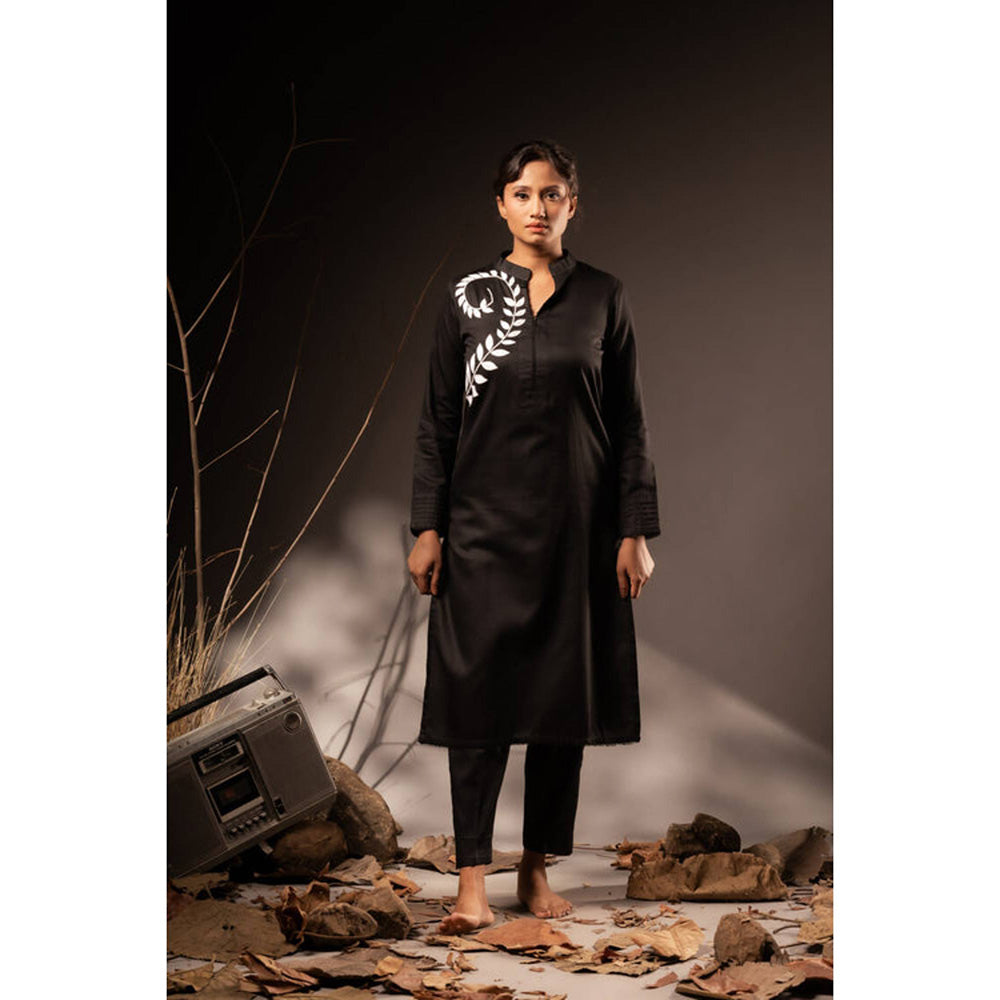 Taraasi Women Black Cotton Silk Embroidered Kurta with Pant