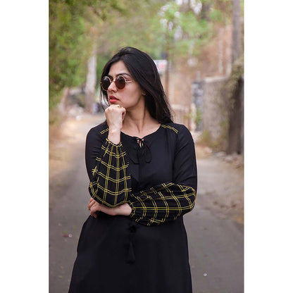 Taraasi Hiden Treasure' Cambric Dress