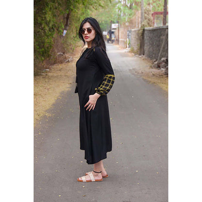 Taraasi Hiden Treasure' Cambric Dress