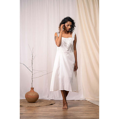Taraasi The Iceberg' Off White Mulmul Cotton Dress