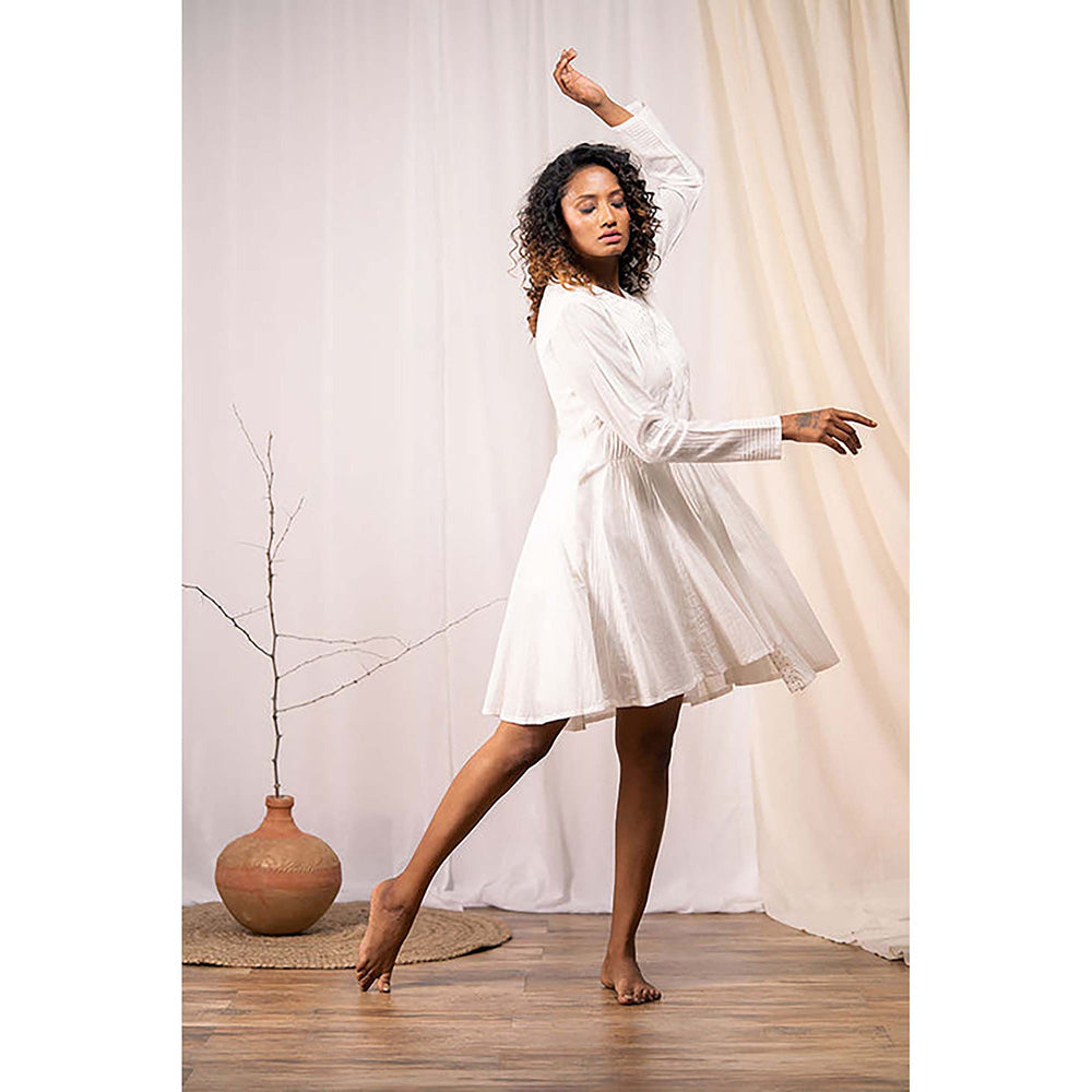 Taraasi Golden Cascade' Off White Mulmul Cotton Dress