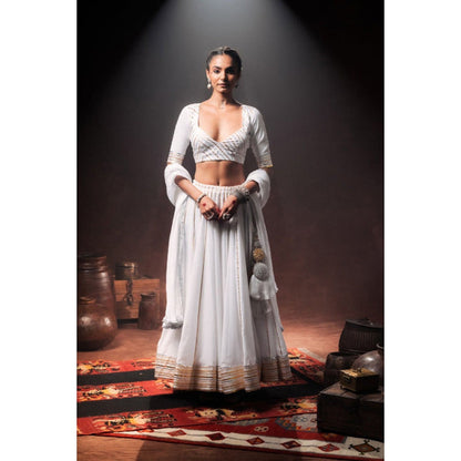 Taraasi White Mulmul Cotton Crinkled Dupatta
