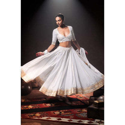 Taraasi White Mulmul Cotton Crinkled Dupatta