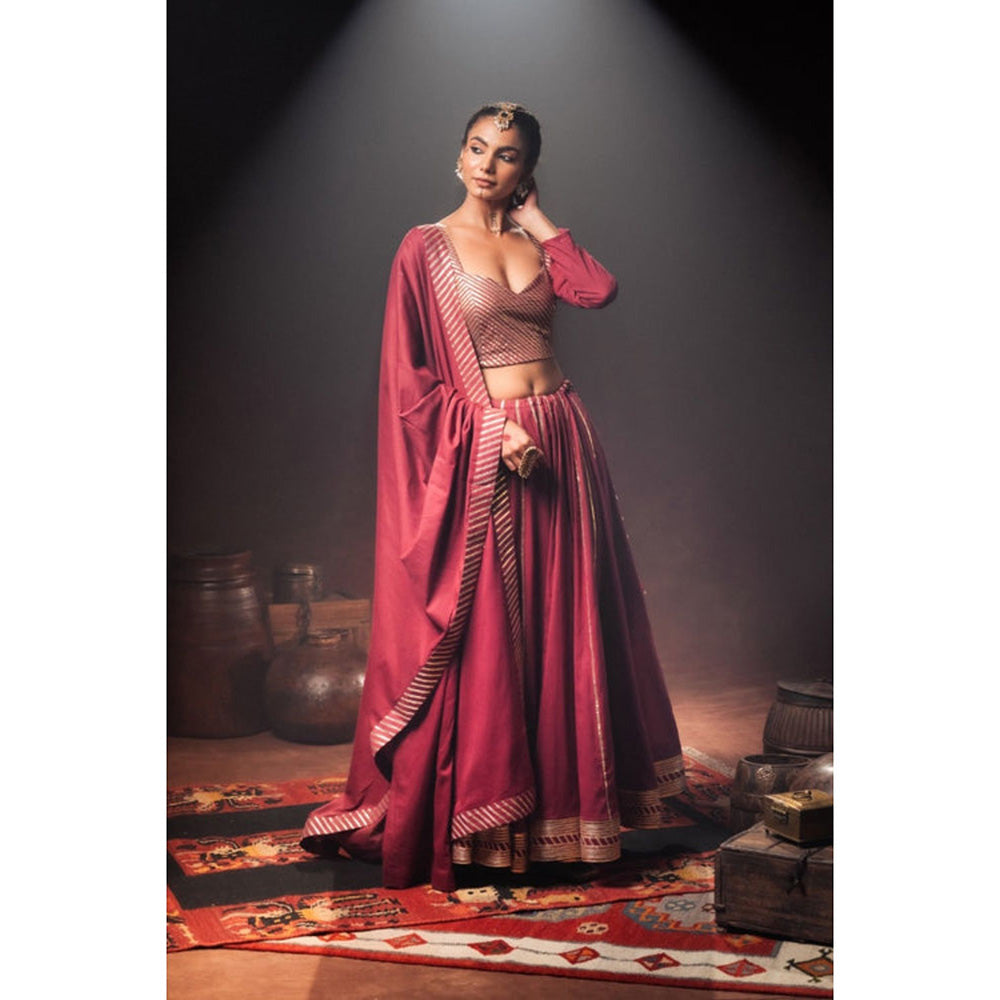 Taraasi QURBAT' Maroon Mulmul Cotton Dupatta