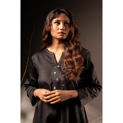 Taraasi KAJRI' Cotton Silk Kurta Set