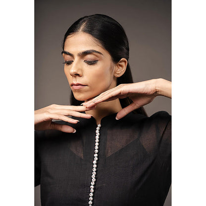 Taraasi GUFTGOO' Black Handwoven Muslin Cotton Kurta