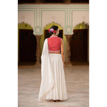 Taraasi Noorani White Mulmul Cotton Kalidar Ghaghara Skirt